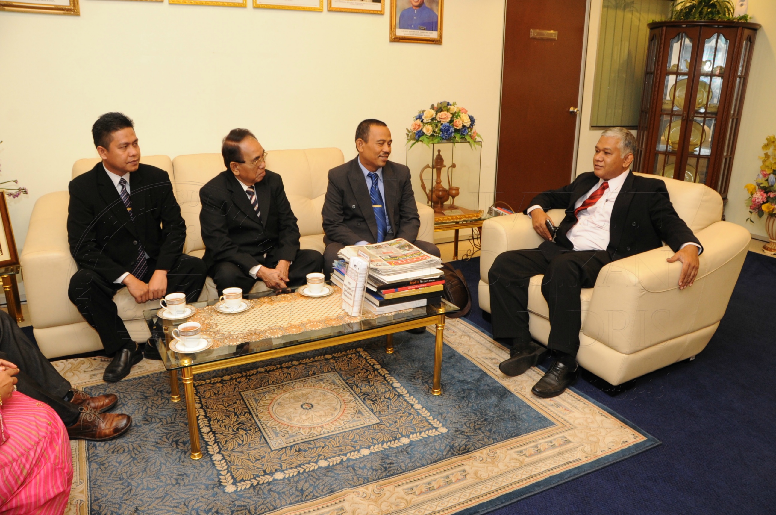 PRO16 6 Mou HAS 7825